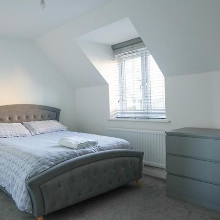 בריסטול Stunning Two-Bedroom Apartment At A3Ree, Free Parking, Near Cribbs Causeway Mall מראה חיצוני תמונה