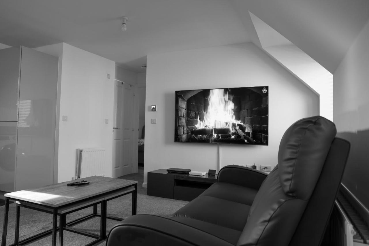 בריסטול Stunning Two-Bedroom Apartment At A3Ree, Free Parking, Near Cribbs Causeway Mall מראה חיצוני תמונה