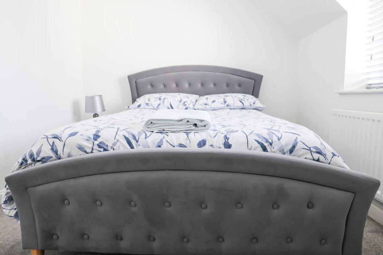 בריסטול Stunning Two-Bedroom Apartment At A3Ree, Free Parking, Near Cribbs Causeway Mall מראה חיצוני תמונה