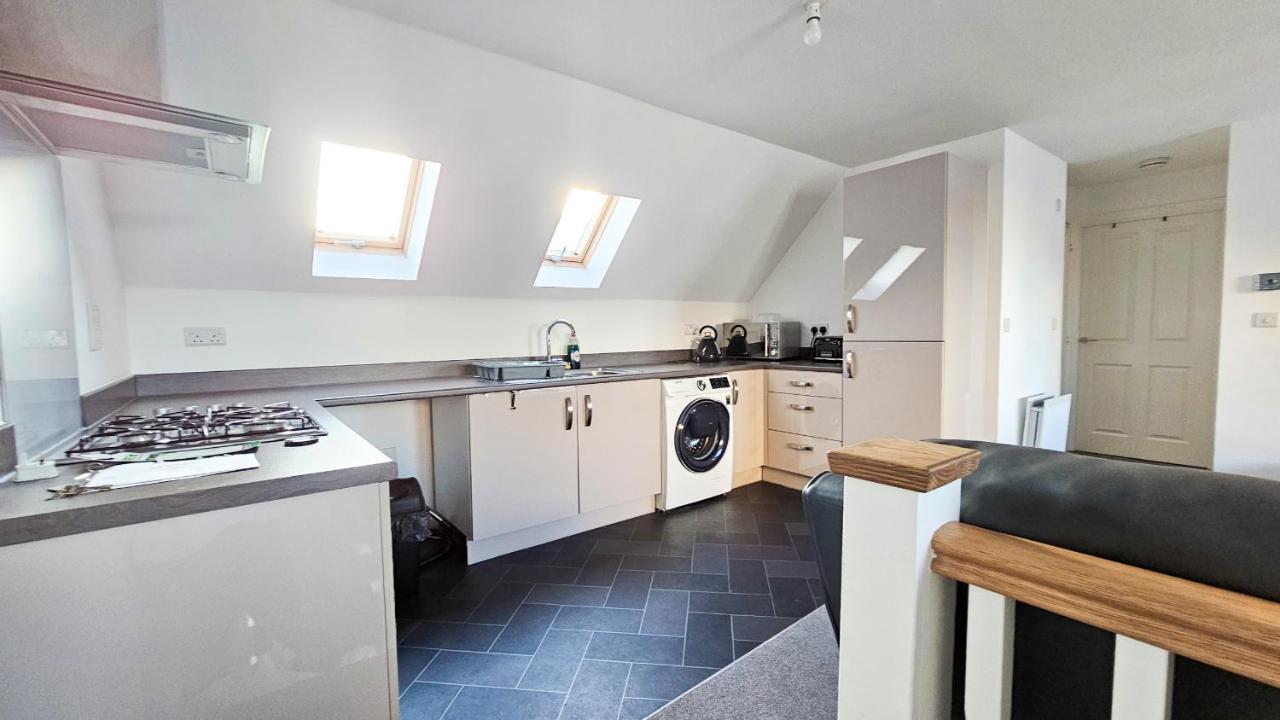 בריסטול Stunning Two-Bedroom Apartment At A3Ree, Free Parking, Near Cribbs Causeway Mall מראה חיצוני תמונה