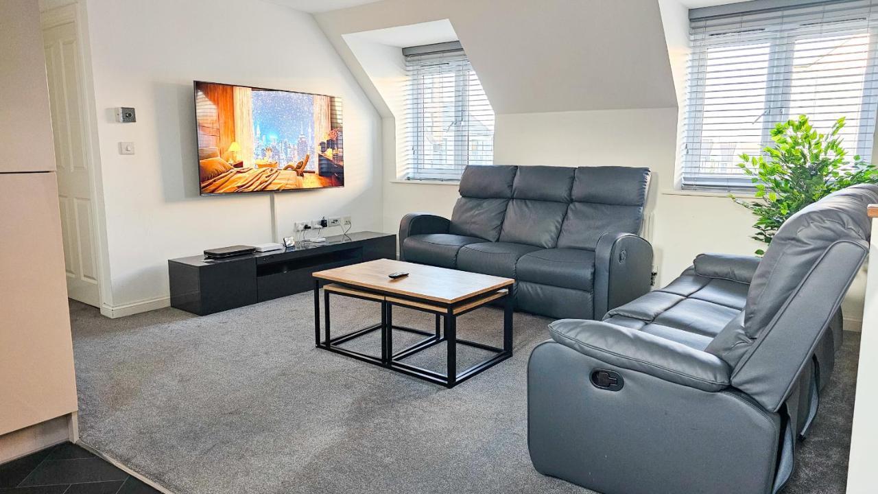 בריסטול Stunning Two-Bedroom Apartment At A3Ree, Free Parking, Near Cribbs Causeway Mall מראה חיצוני תמונה