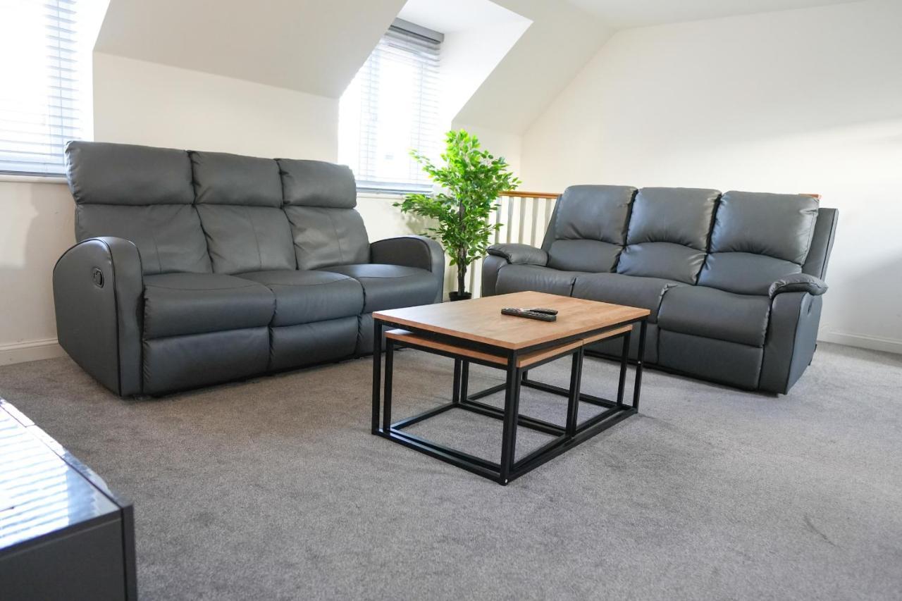 בריסטול Stunning Two-Bedroom Apartment At A3Ree, Free Parking, Near Cribbs Causeway Mall מראה חיצוני תמונה