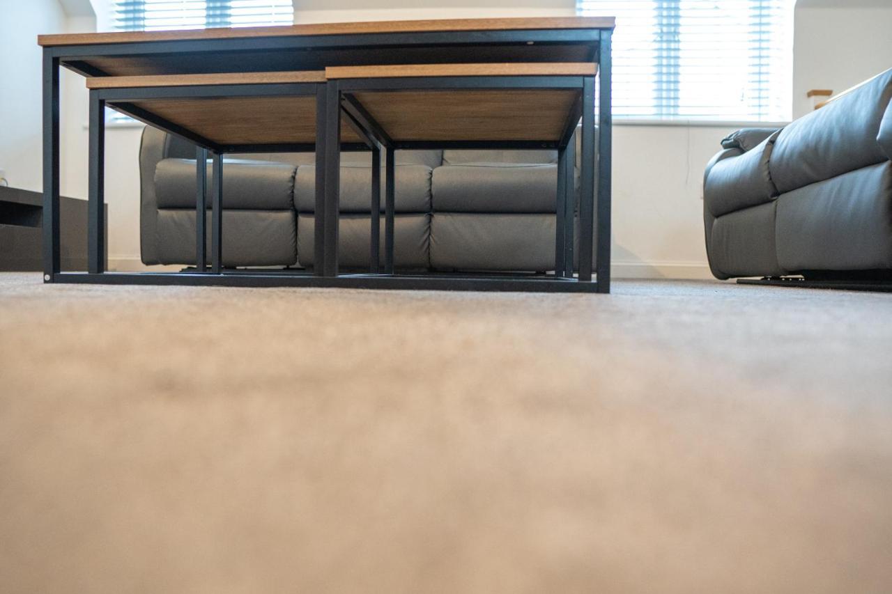 בריסטול Stunning Two-Bedroom Apartment At A3Ree, Free Parking, Near Cribbs Causeway Mall מראה חיצוני תמונה