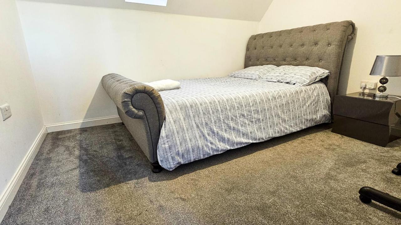 בריסטול Stunning Two-Bedroom Apartment At A3Ree, Free Parking, Near Cribbs Causeway Mall מראה חיצוני תמונה