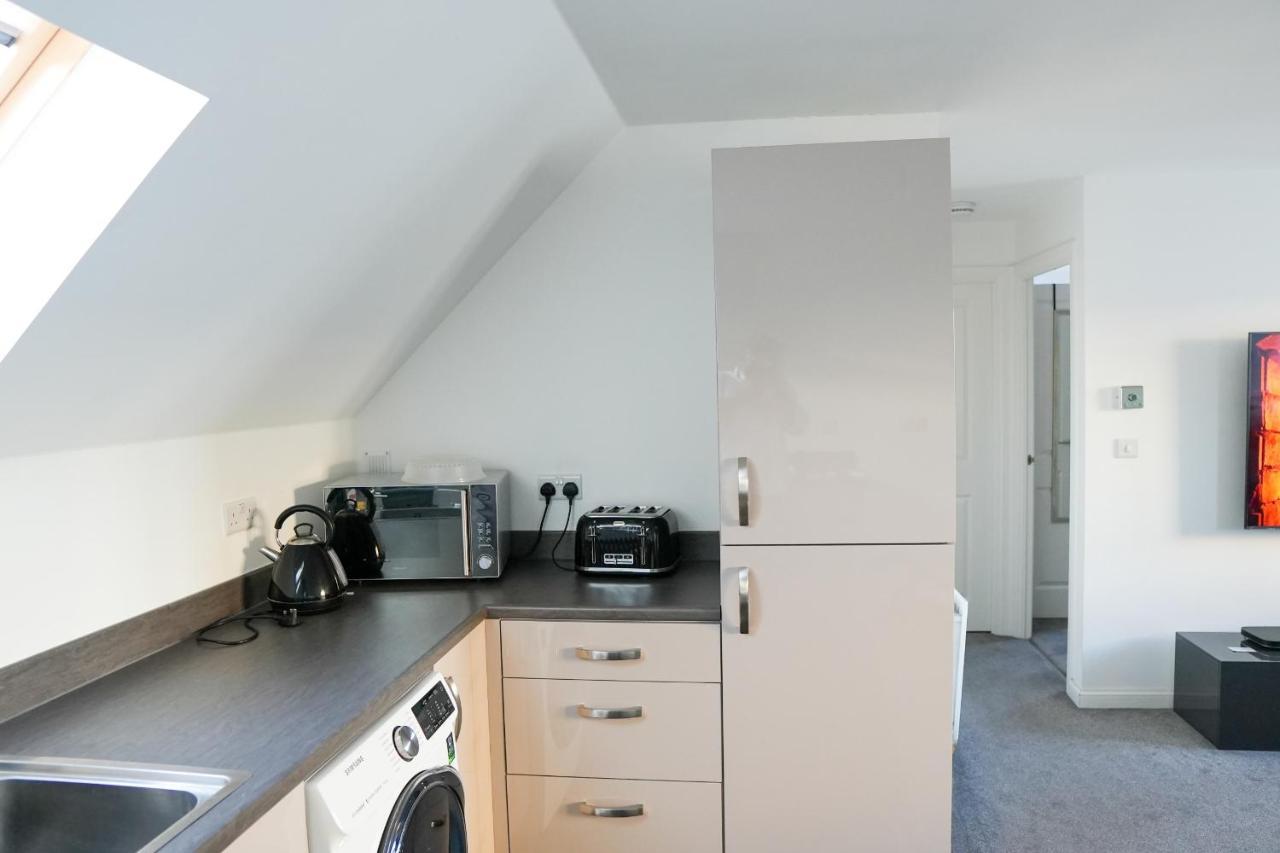 בריסטול Stunning Two-Bedroom Apartment At A3Ree, Free Parking, Near Cribbs Causeway Mall מראה חיצוני תמונה
