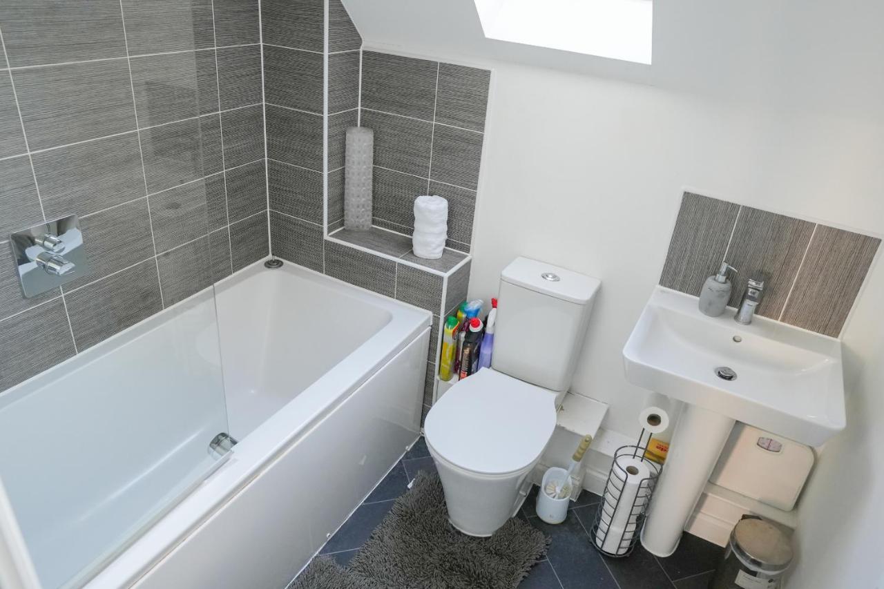 בריסטול Stunning Two-Bedroom Apartment At A3Ree, Free Parking, Near Cribbs Causeway Mall מראה חיצוני תמונה