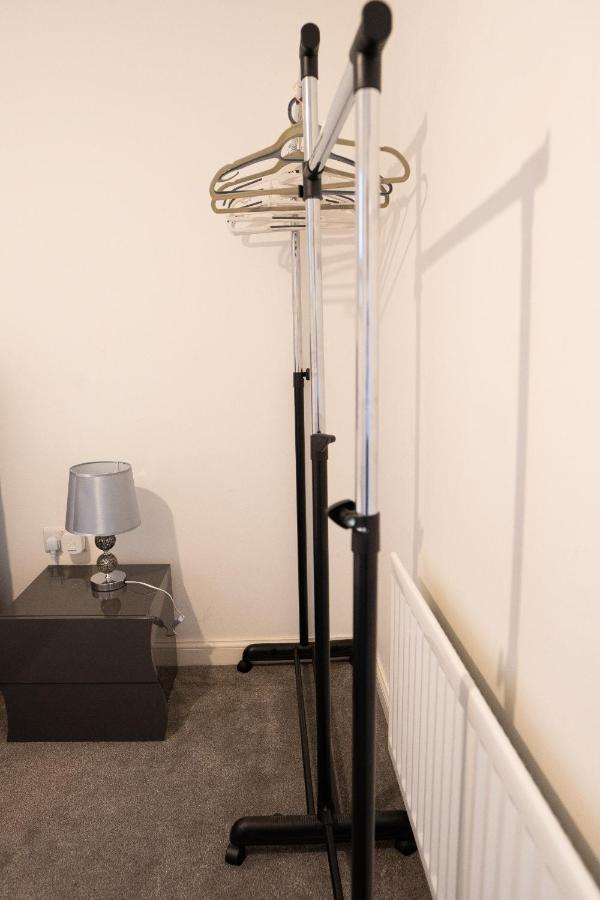 בריסטול Stunning Two-Bedroom Apartment At A3Ree, Free Parking, Near Cribbs Causeway Mall מראה חיצוני תמונה
