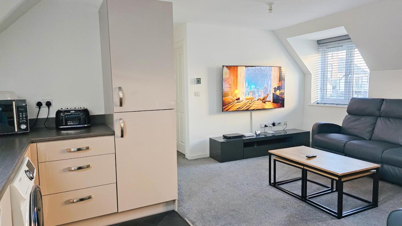 בריסטול Stunning Two-Bedroom Apartment At A3Ree, Free Parking, Near Cribbs Causeway Mall מראה חיצוני תמונה