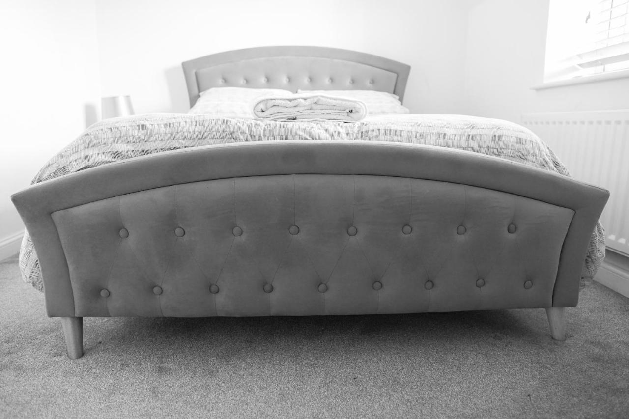 בריסטול Stunning Two-Bedroom Apartment At A3Ree, Free Parking, Near Cribbs Causeway Mall מראה חיצוני תמונה