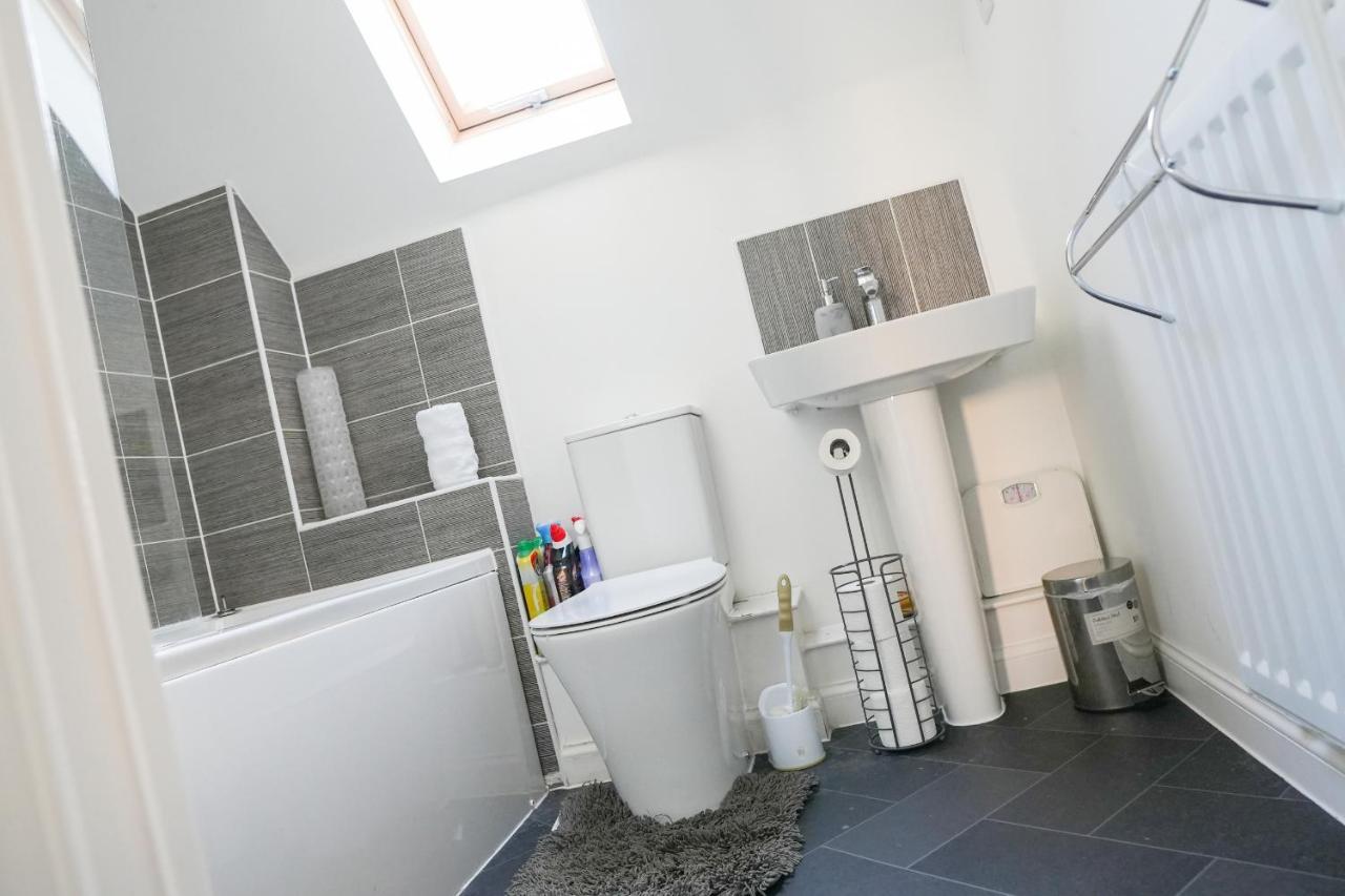 בריסטול Stunning Two-Bedroom Apartment At A3Ree, Free Parking, Near Cribbs Causeway Mall מראה חיצוני תמונה