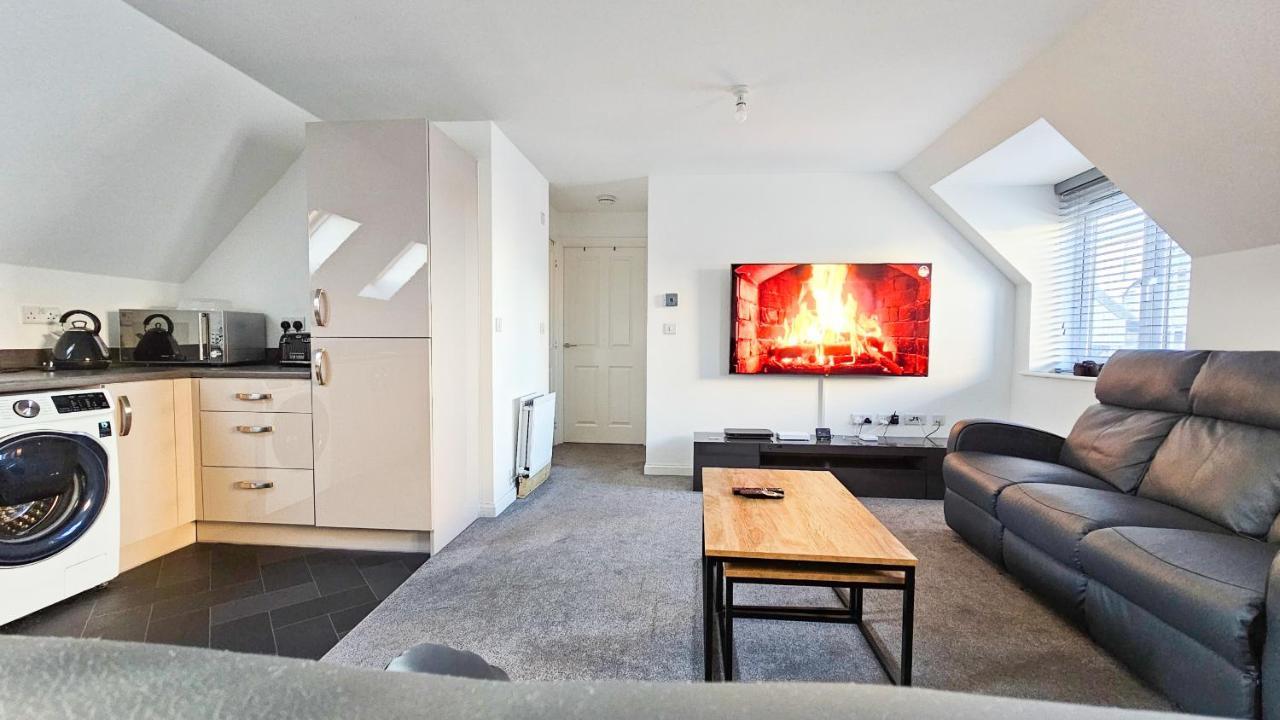 בריסטול Stunning Two-Bedroom Apartment At A3Ree, Free Parking, Near Cribbs Causeway Mall מראה חיצוני תמונה