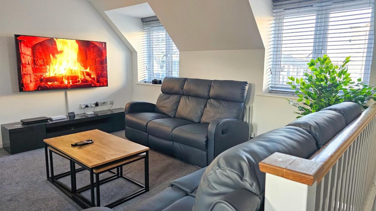 בריסטול Stunning Two-Bedroom Apartment At A3Ree, Free Parking, Near Cribbs Causeway Mall מראה חיצוני תמונה