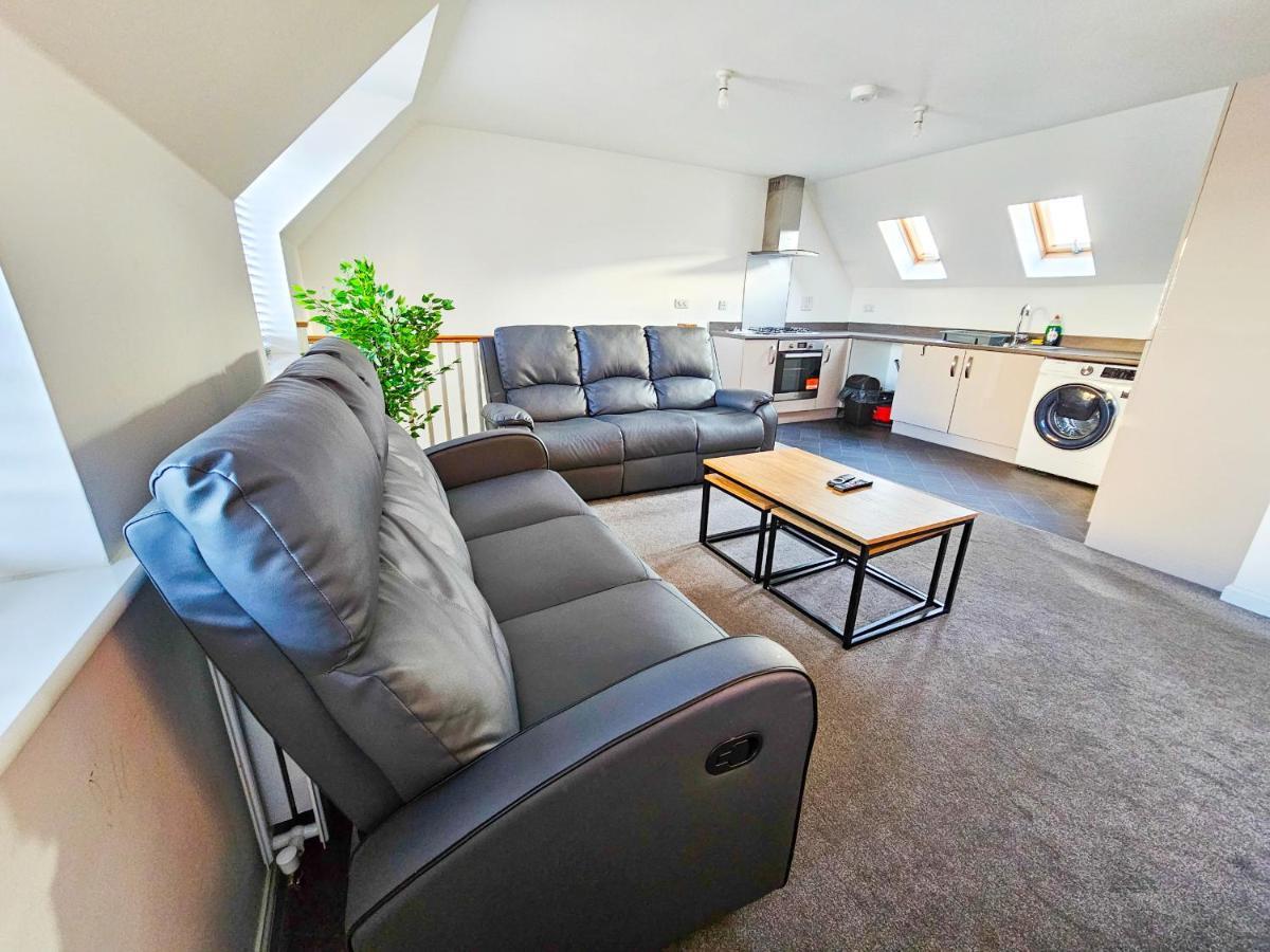 בריסטול Stunning Two-Bedroom Apartment At A3Ree, Free Parking, Near Cribbs Causeway Mall מראה חיצוני תמונה