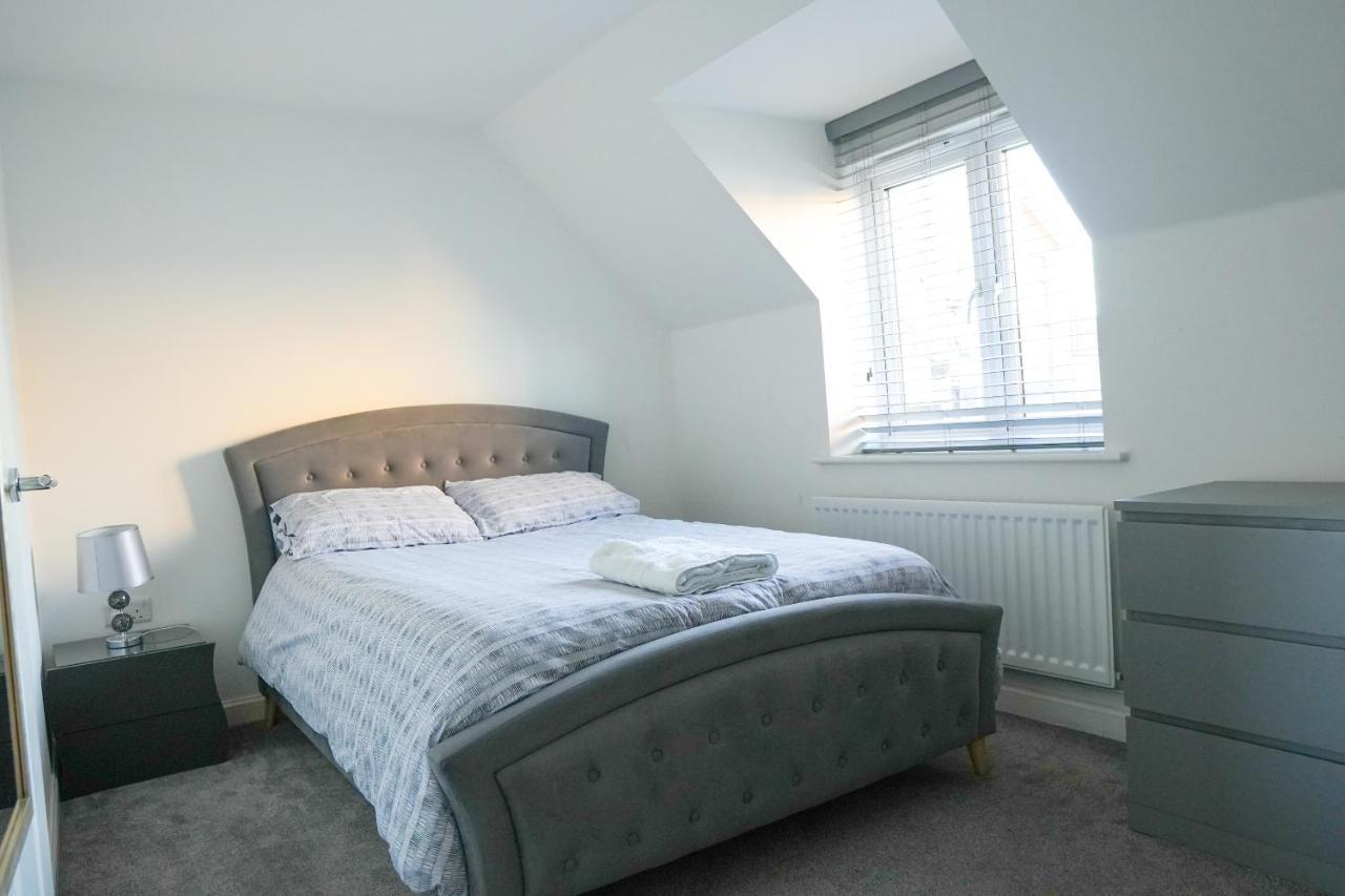 בריסטול Stunning Two-Bedroom Apartment At A3Ree, Free Parking, Near Cribbs Causeway Mall מראה חיצוני תמונה