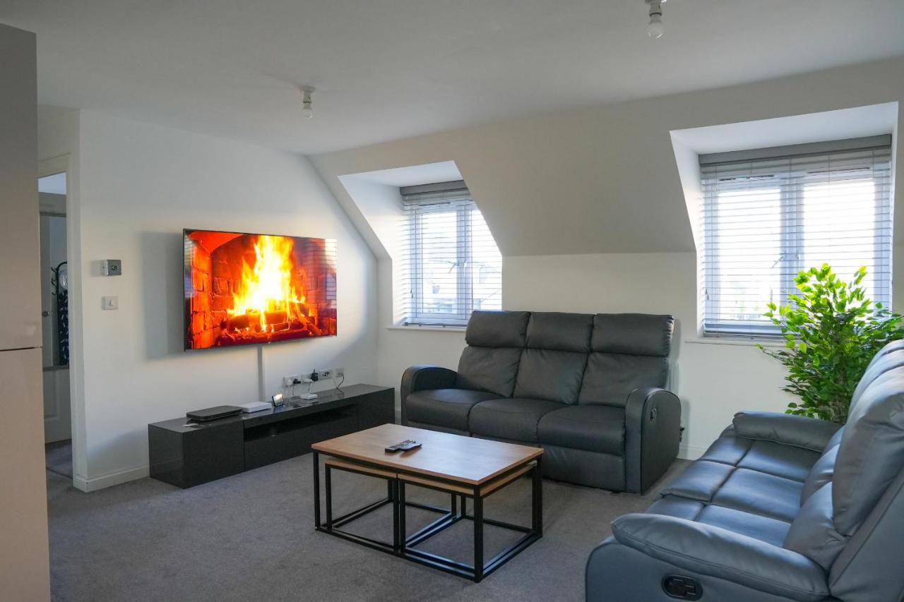 בריסטול Stunning Two-Bedroom Apartment At A3Ree, Free Parking, Near Cribbs Causeway Mall מראה חיצוני תמונה