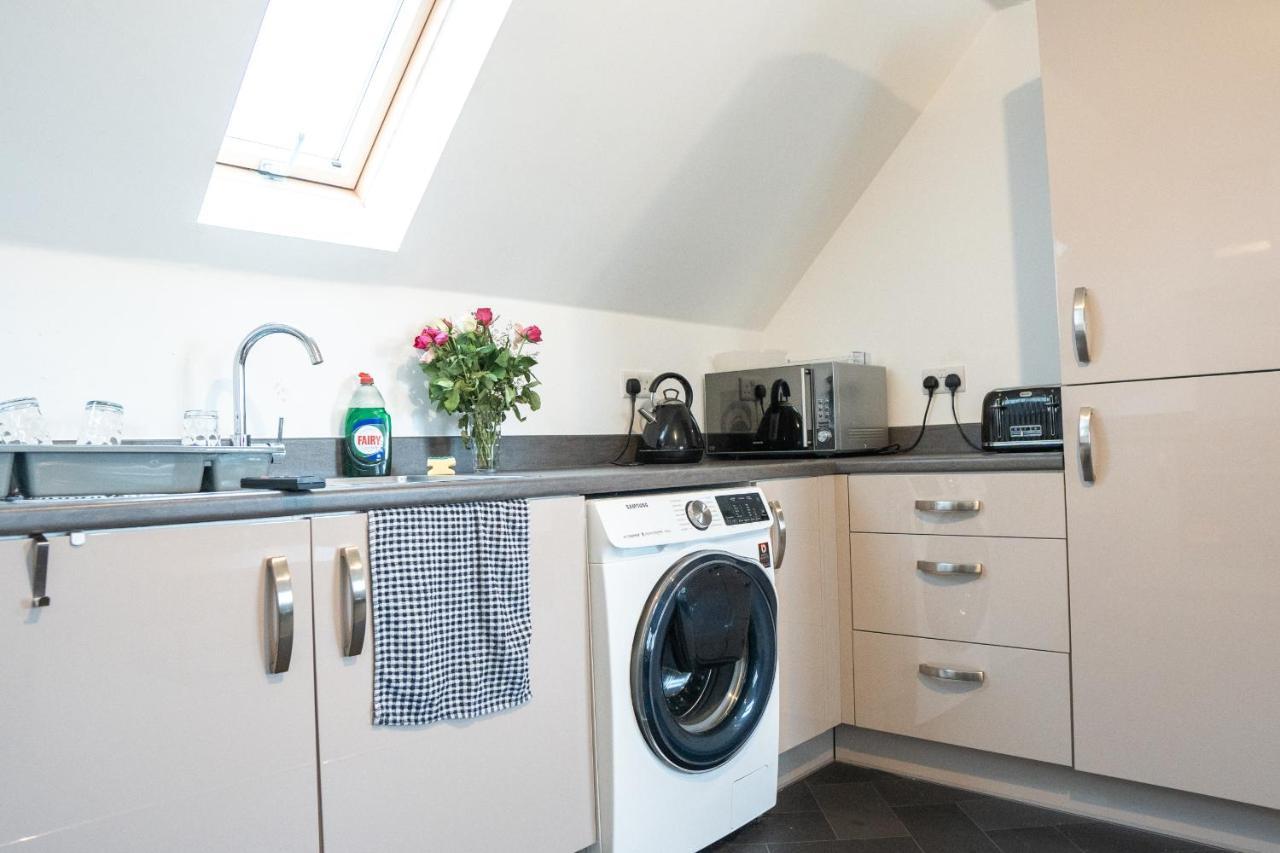 בריסטול Stunning Two-Bedroom Apartment At A3Ree, Free Parking, Near Cribbs Causeway Mall מראה חיצוני תמונה